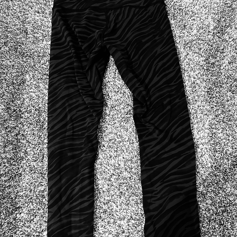 lululemon athletica Black Zebra-Print capri  Leggings